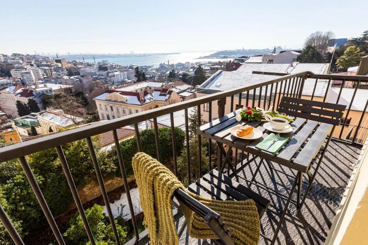 איסטמבול Enchanting Flat In Beyoglu With Bosphorus View 0*,  טורקיה
