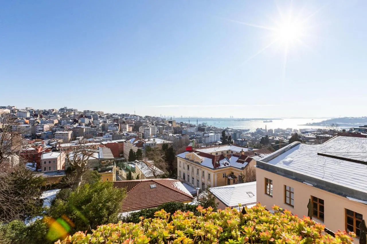 איסטמבול Enchanting Flat In Beyoglu With Bosphorus View טורקיה
