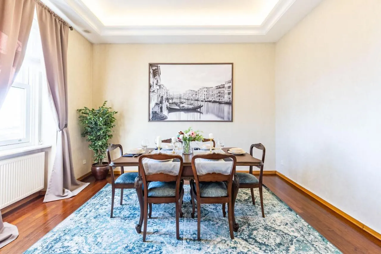 Enchanting Flat In Beyoglu With Bosphorus View 이스탄불 터키