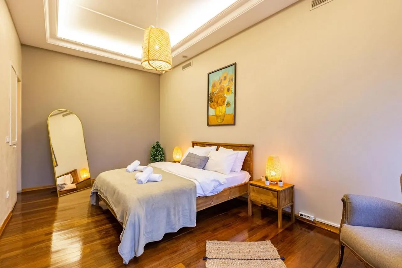 Enchanting Flat In Beyoglu With Bosphorus View 이스탄불 아파트