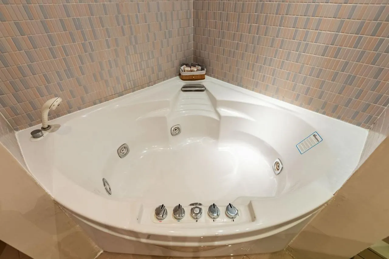Enchanting Flat In Beyoglu With Bosphorus View 이스탄불 0*,