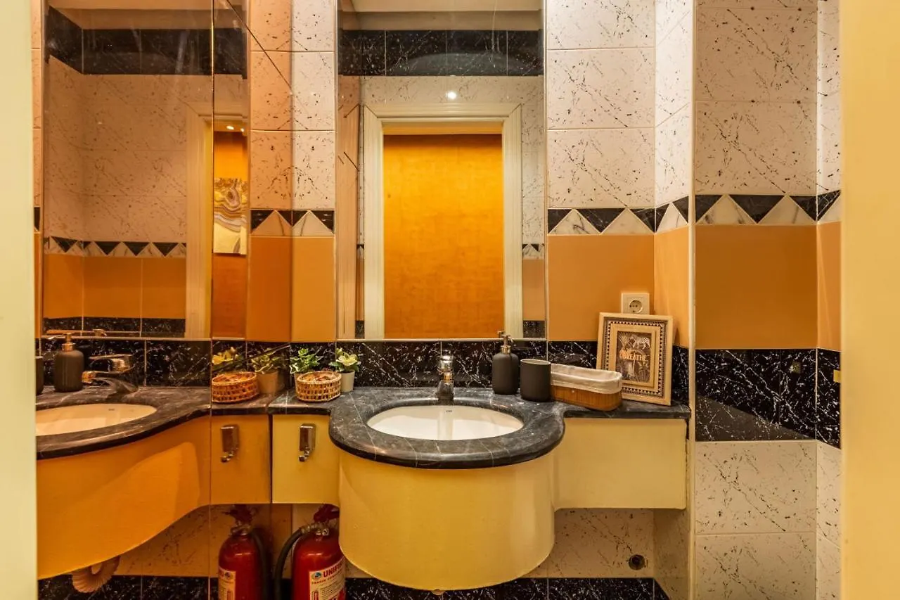 Enchanting Flat In Beyoglu With Bosphorus View 이스탄불